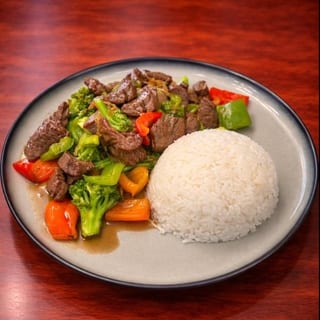 Shaking Beef with Rice or French Fries