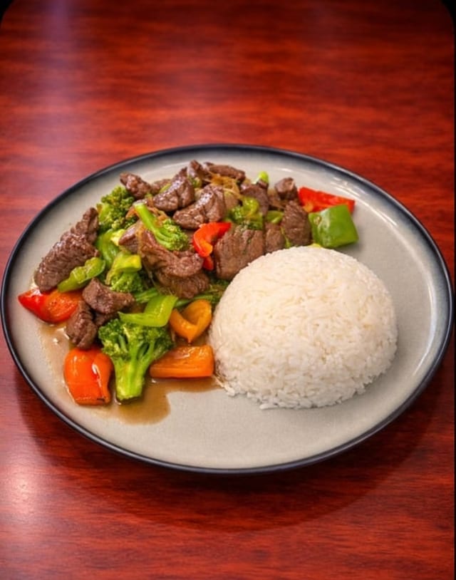 Shaking Beef with Rice or French Fries.