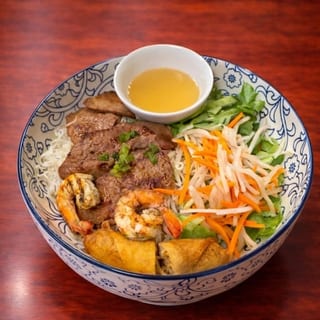 Vermicelli Grilled Beef, Shrimp & Eggroll