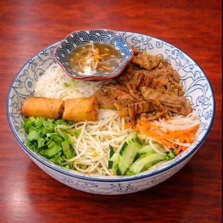 Vermicelli Grilled Pork & Eggroll