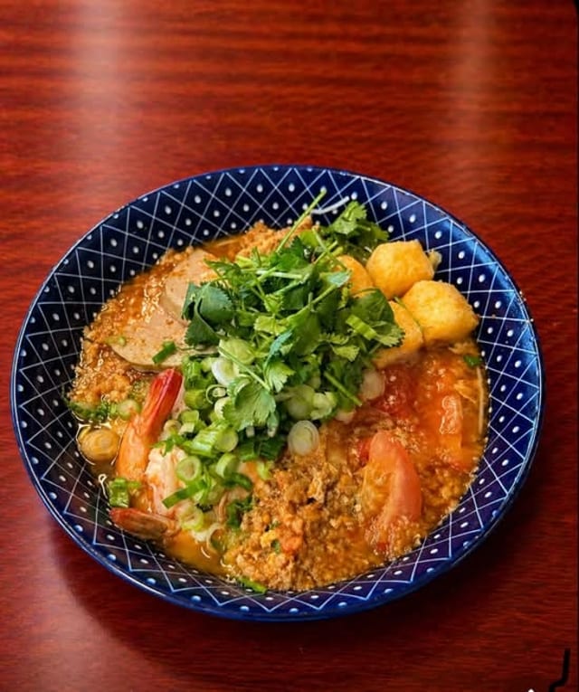 Vermicelli Soup with Crab Paste.